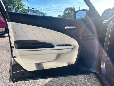 2015 Dodge Charger 7th Gen - Image 10 of 18