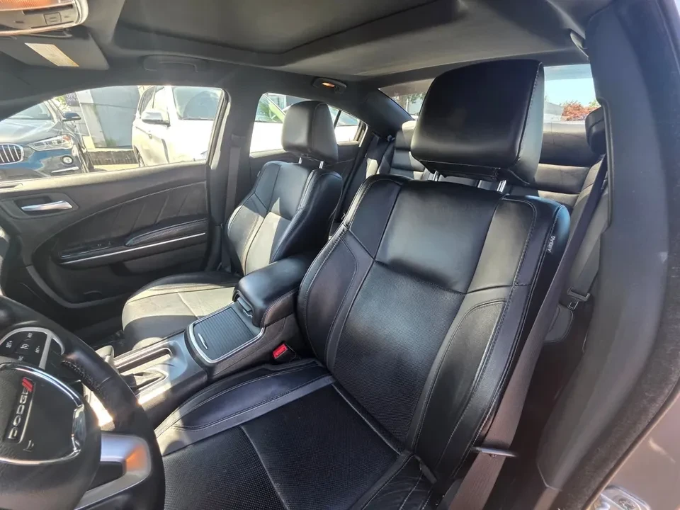 2015 Dodge Charger 7th Gen - Image 9 of 14