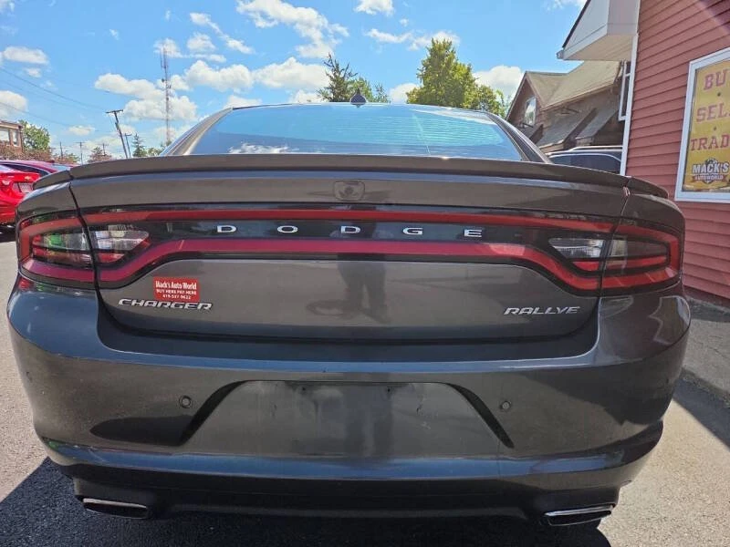 2015 Dodge Charger 7th Gen - Image 4 of 11