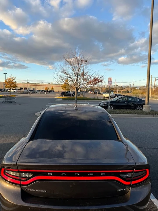 2015 Dodge Charger 7th Gen - Image 3 of 9