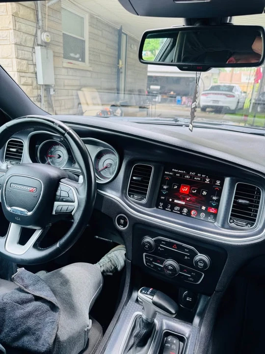 2015 Dodge Charger 7th Gen - Image 10 of 19