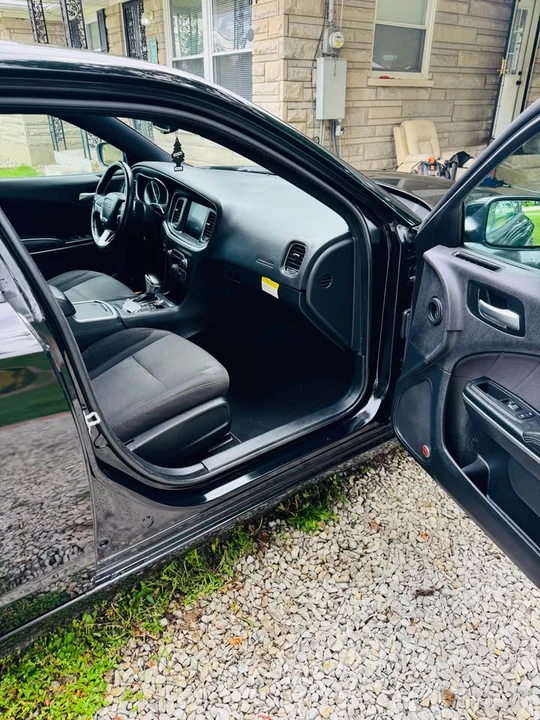 2015 Dodge Charger 7th Gen - Image 16 of 19