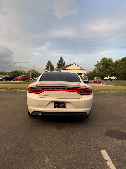 2015 Dodge Charger 7th Gen - Image 2 of 12