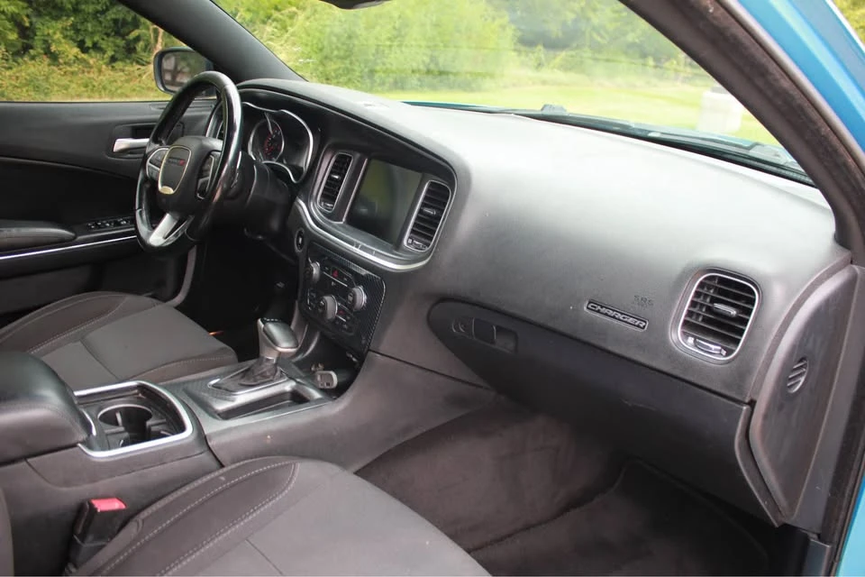 2015 Dodge Charger 7th Gen - Image 10 of 12