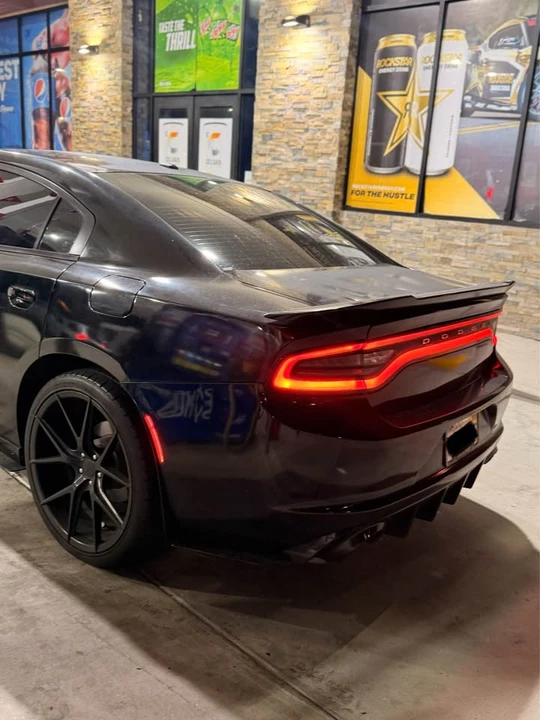 2015 Dodge Charger 7th Gen - Image 2 of 8