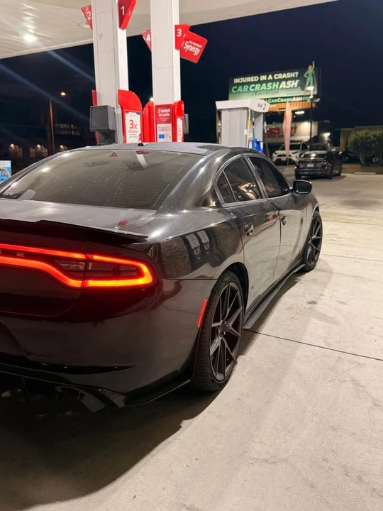 2015 Dodge Charger 7th Gen - Image 3 of 8