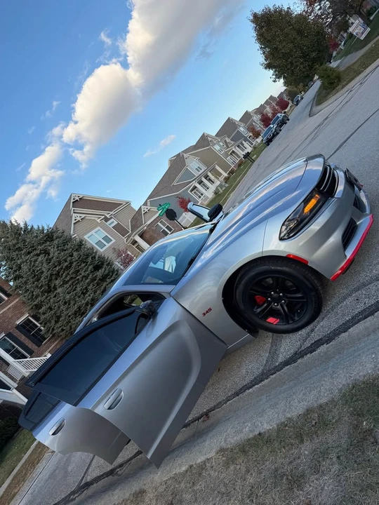 2015 Dodge Charger 7th Gen - Image 9 of 12