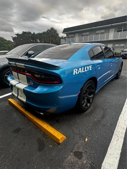 2015 Dodge Charger 7th Gen - Image 2 of 6