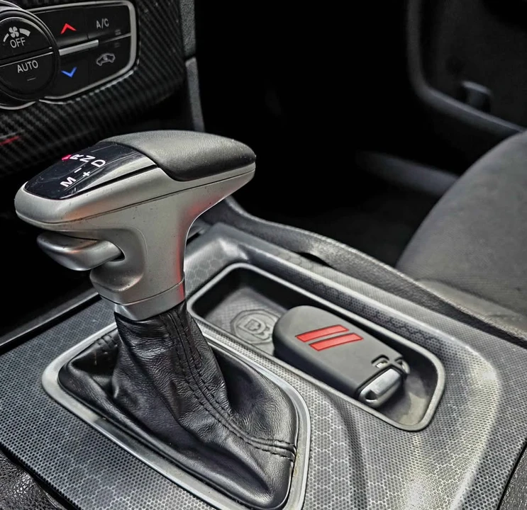 2015 Dodge Charger 7th Gen - Image 14 of 20