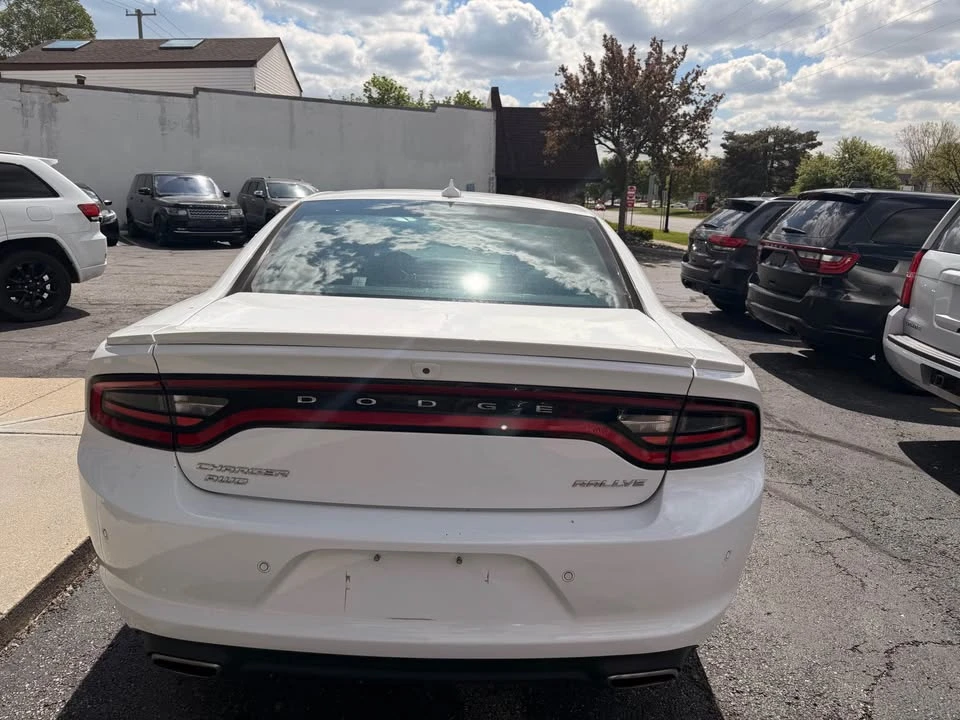 2015 Dodge Charger 7th Gen - Image 6 of 10