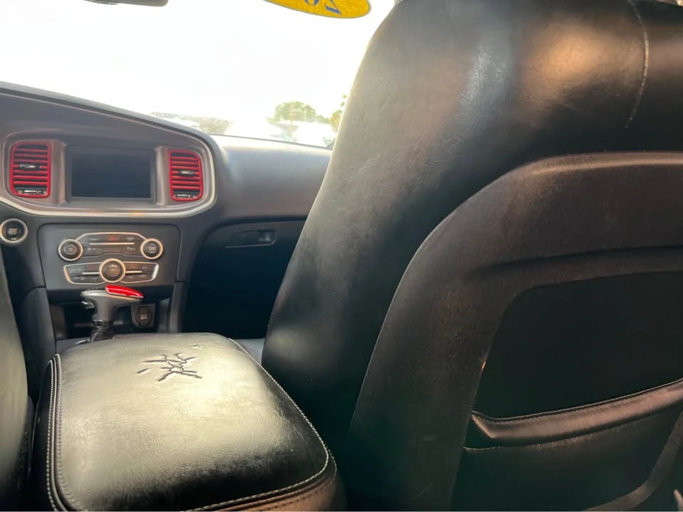 2015 Dodge Charger 7th Gen - Image 10 of 11