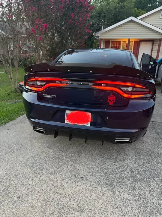 2015 Dodge Charger 7th Gen - Image 4 of 11