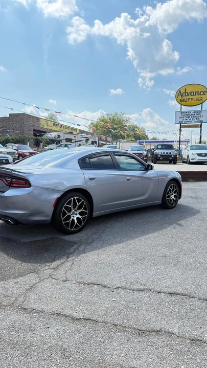 2015 Dodge Charger 7th Gen - Image 2 of 15