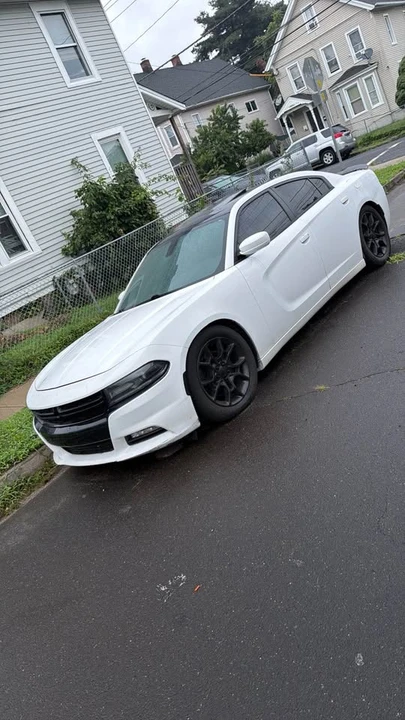 2015 Dodge Charger 7th Gen - Image 6 of 9