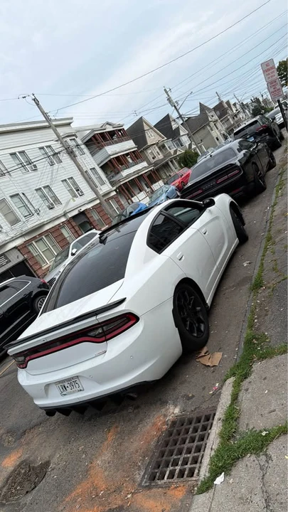 2015 Dodge Charger 7th Gen - Image 5 of 9