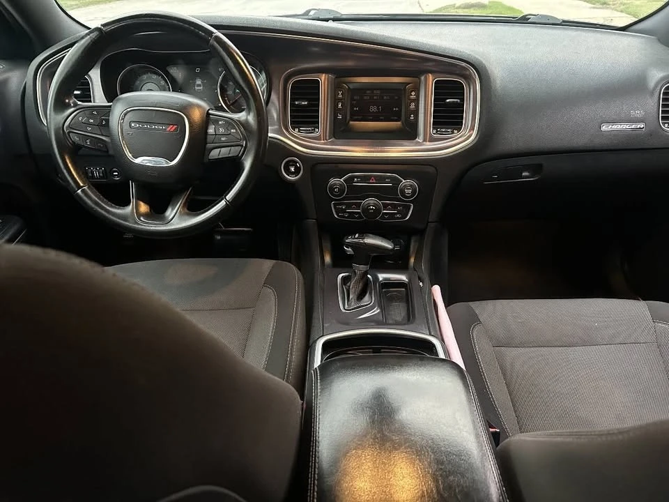 2015 Dodge Charger 7th Gen - Image 9 of 12