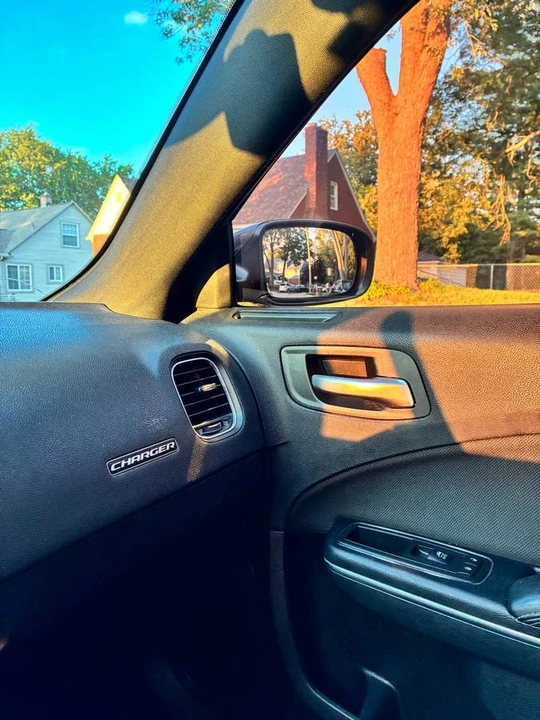 2015 Dodge Charger 7th Gen - Image 7 of 9