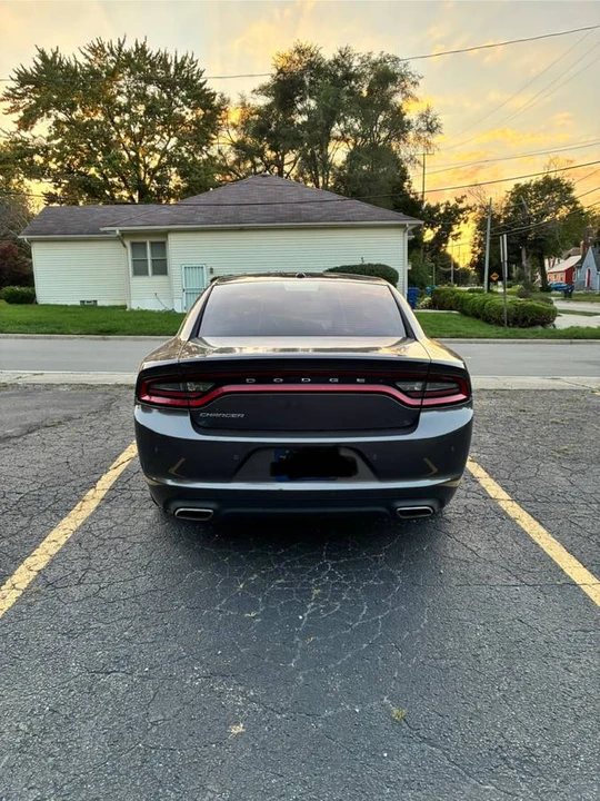 2015 Dodge Charger 7th Gen - Image 4 of 9