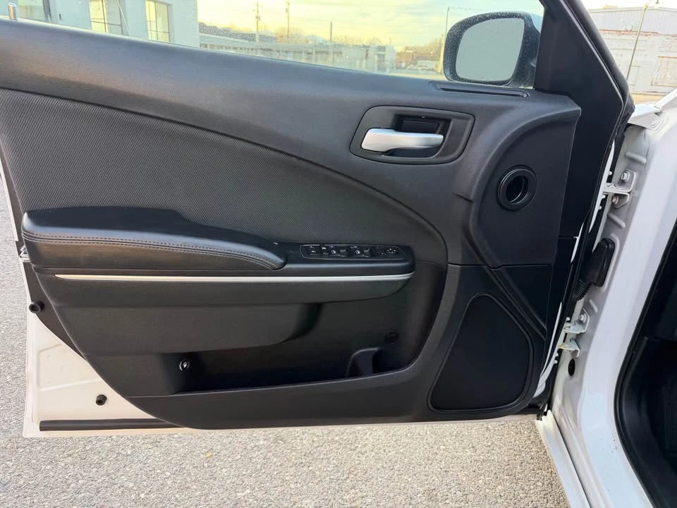 2015 Dodge Charger 7th Gen - Image 11 of 15