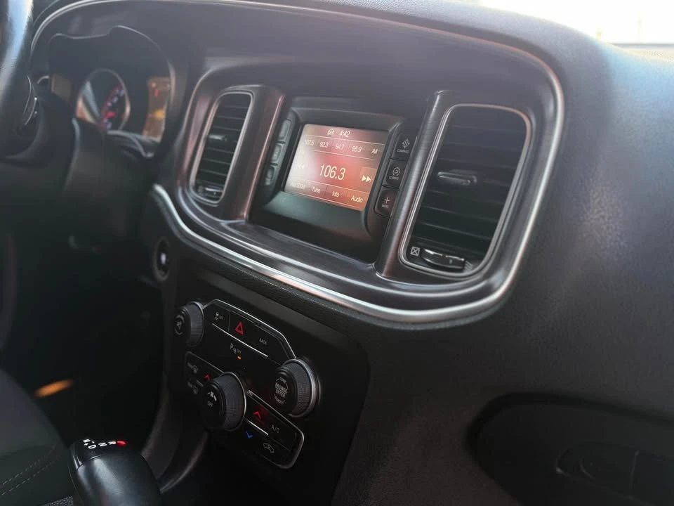 2015 Dodge Charger 7th Gen - Image 10 of 15