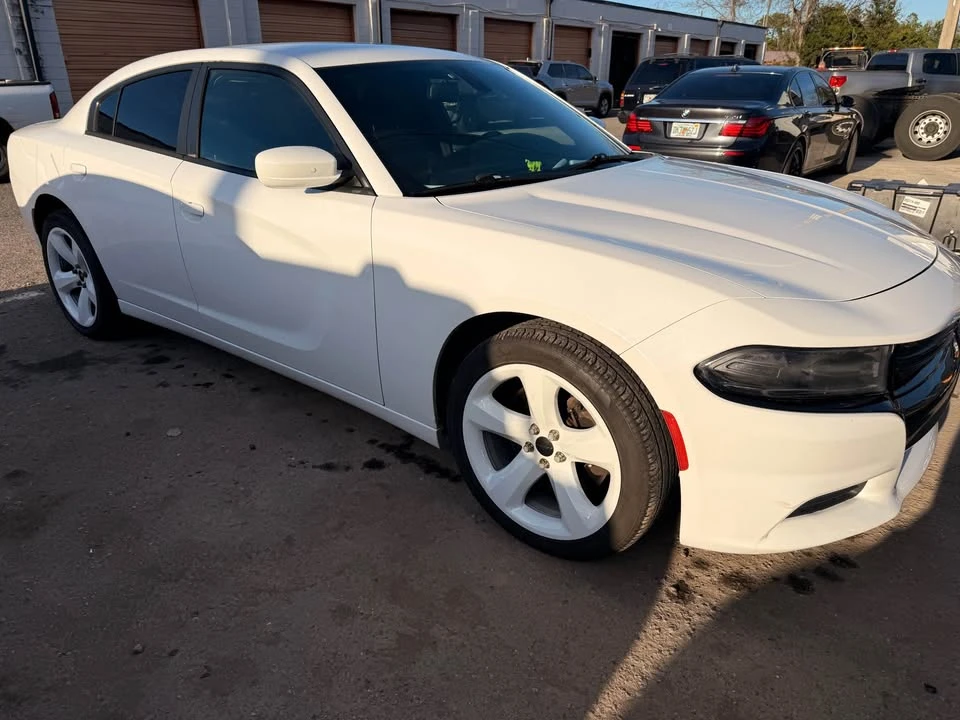 2015 Dodge Charger 7th Gen - Image 2 of 10