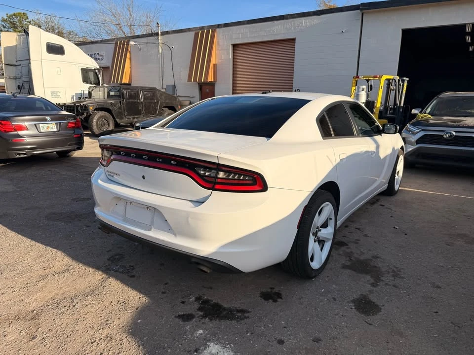 2015 Dodge Charger 7th Gen - Image 5 of 10