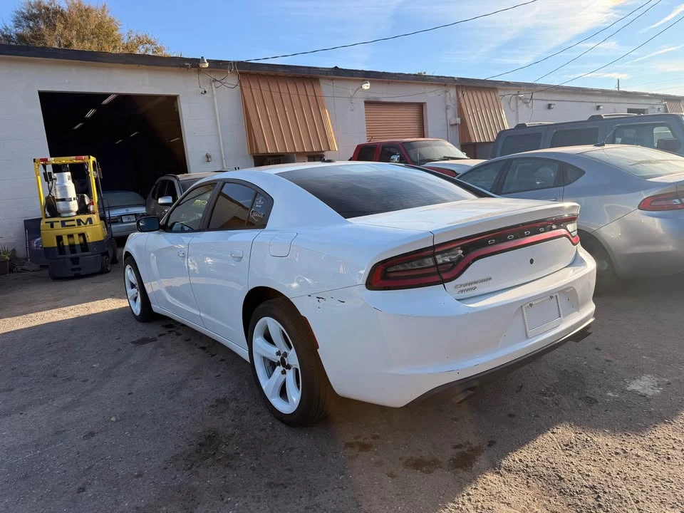 2015 Dodge Charger 7th Gen - Image 4 of 10