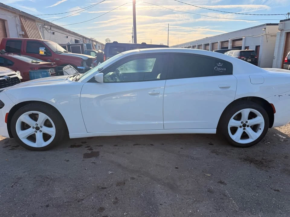 2015 Dodge Charger 7th Gen - Image 3 of 10