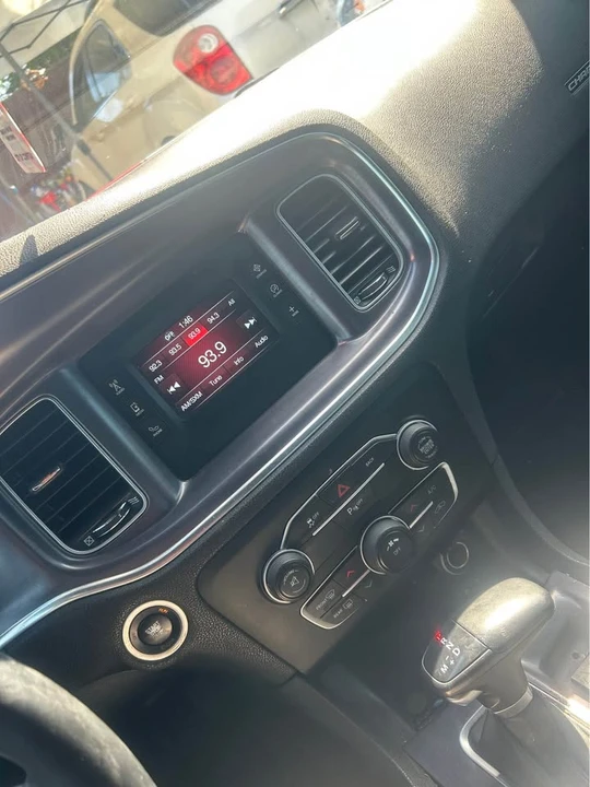 2015 Dodge Charger 7th Gen - Image 14 of 15