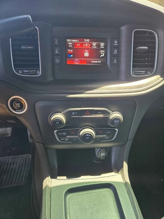 2015 Dodge Charger 7th Gen - Image 13 of 16
