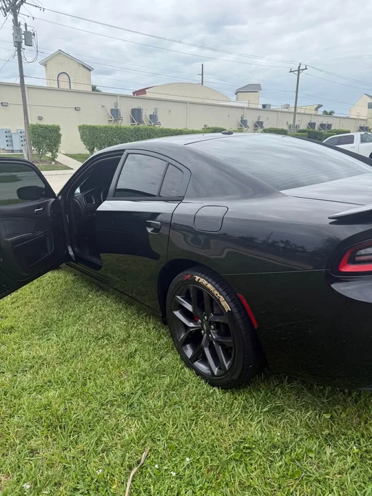 2015 Dodge Charger 7th Gen - Image 9 of 13