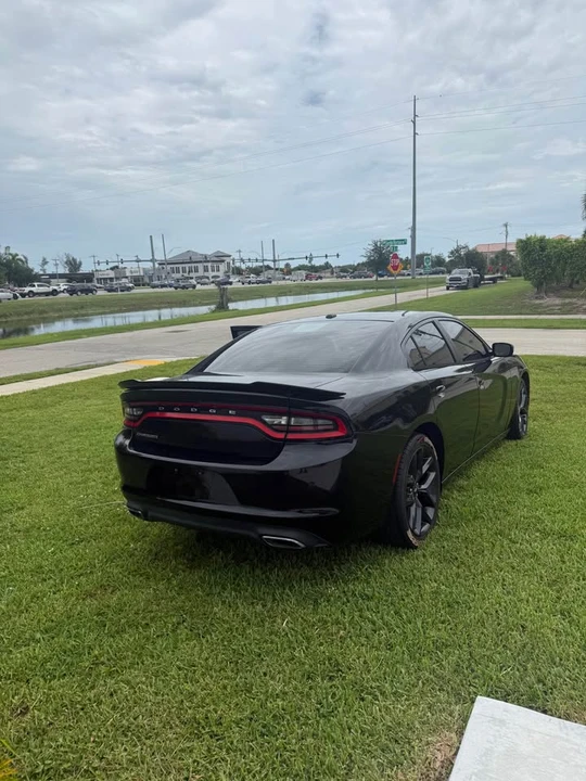 2015 Dodge Charger 7th Gen - Image 8 of 13