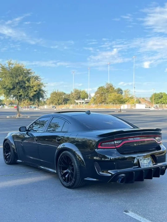 2015 Dodge Charger SRT Hellcat 7th Gen - Image 6 of 13