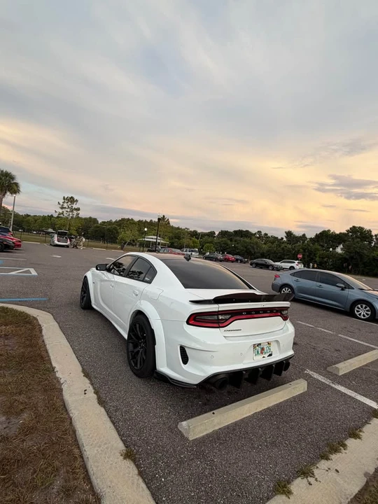 2015 Dodge Charger 7th Gen - Image 3 of 9