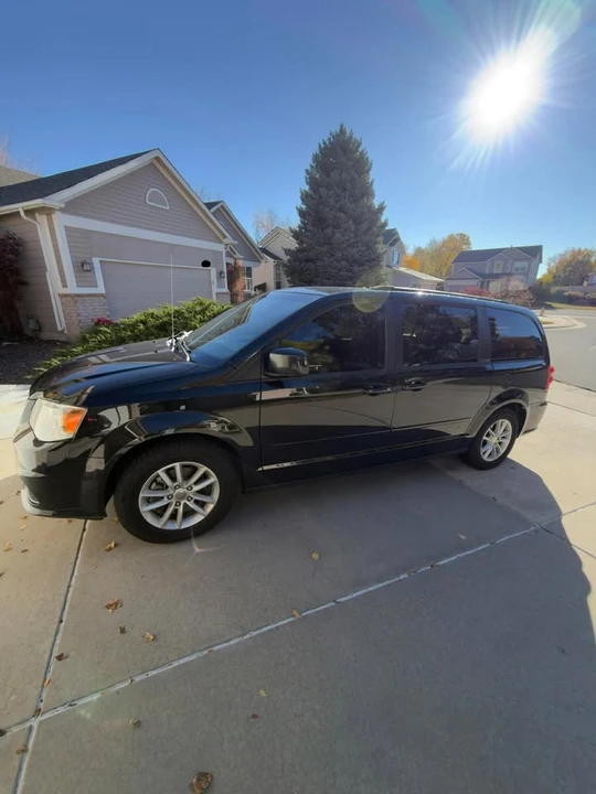 2015 Dodge Caravan - Image 2 of 6