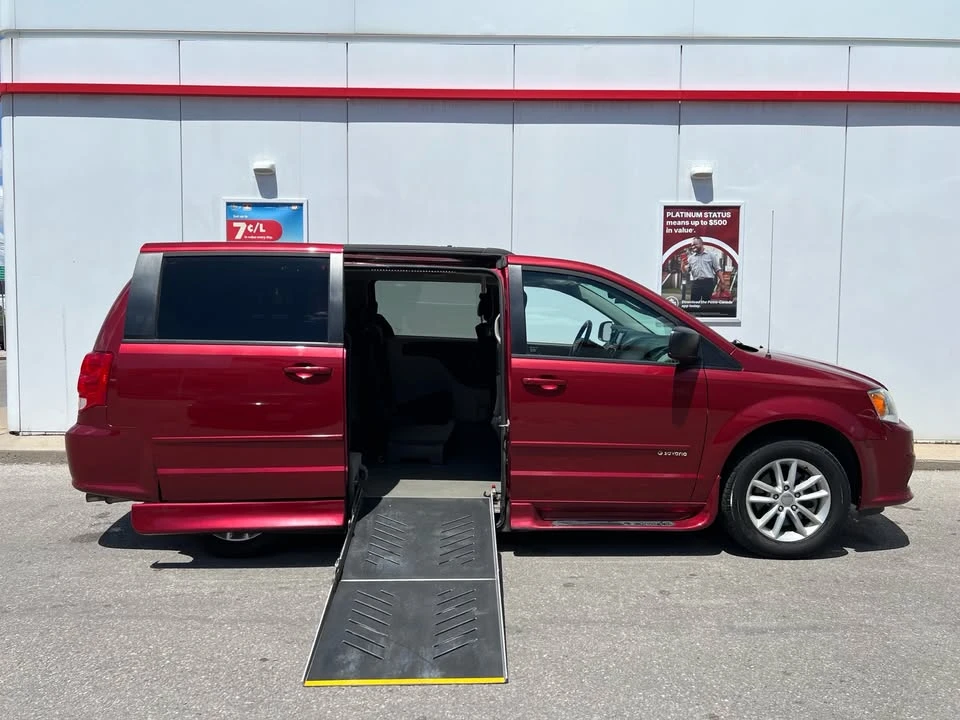 2015 Dodge Caravan - Image 3 of 20