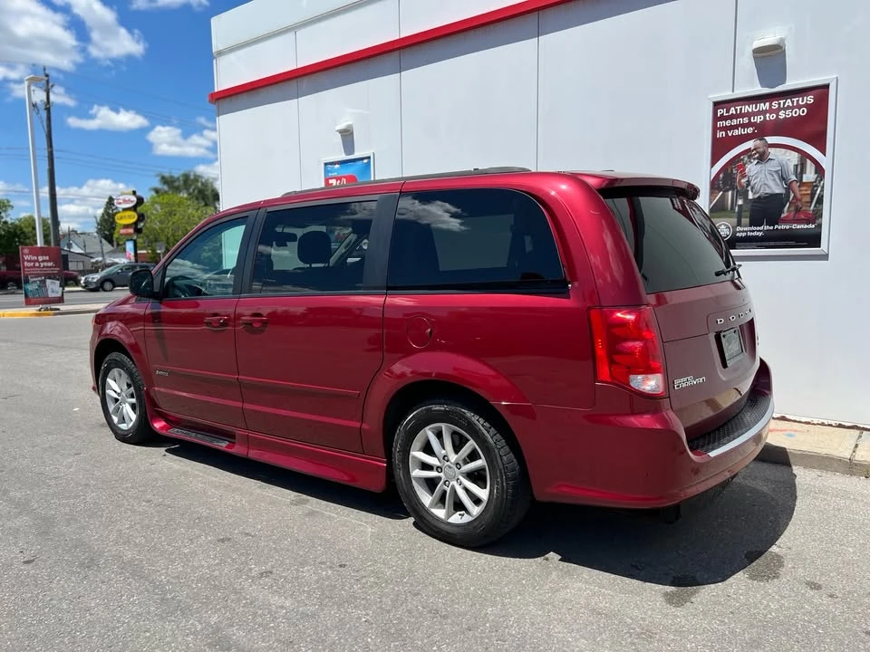 2015 Dodge Caravan - Image 7 of 20