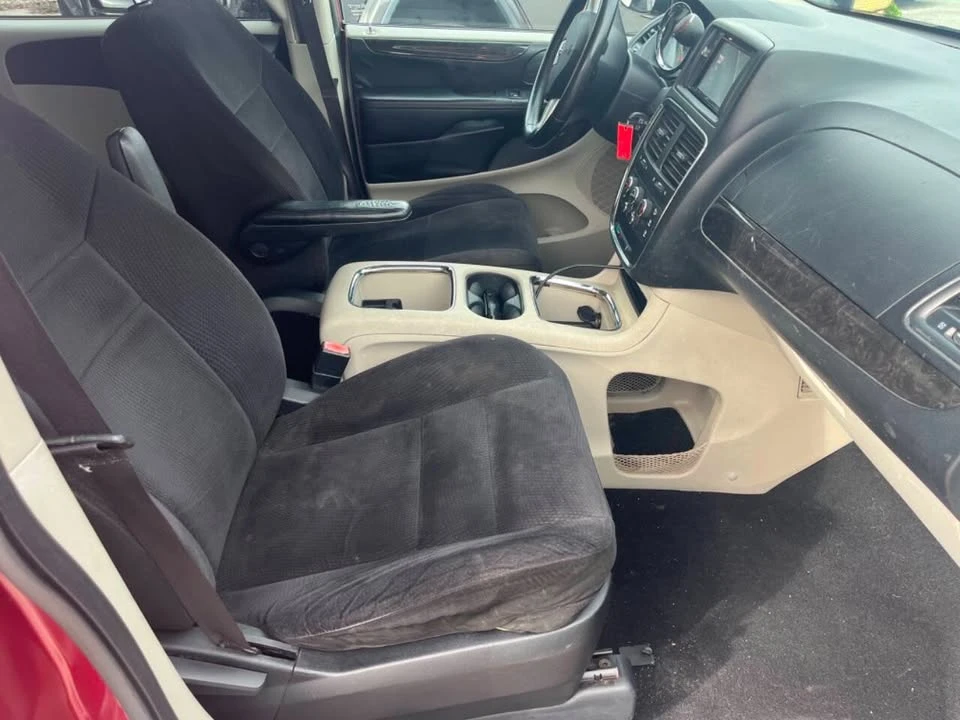 2015 Dodge Caravan - Image 11 of 18