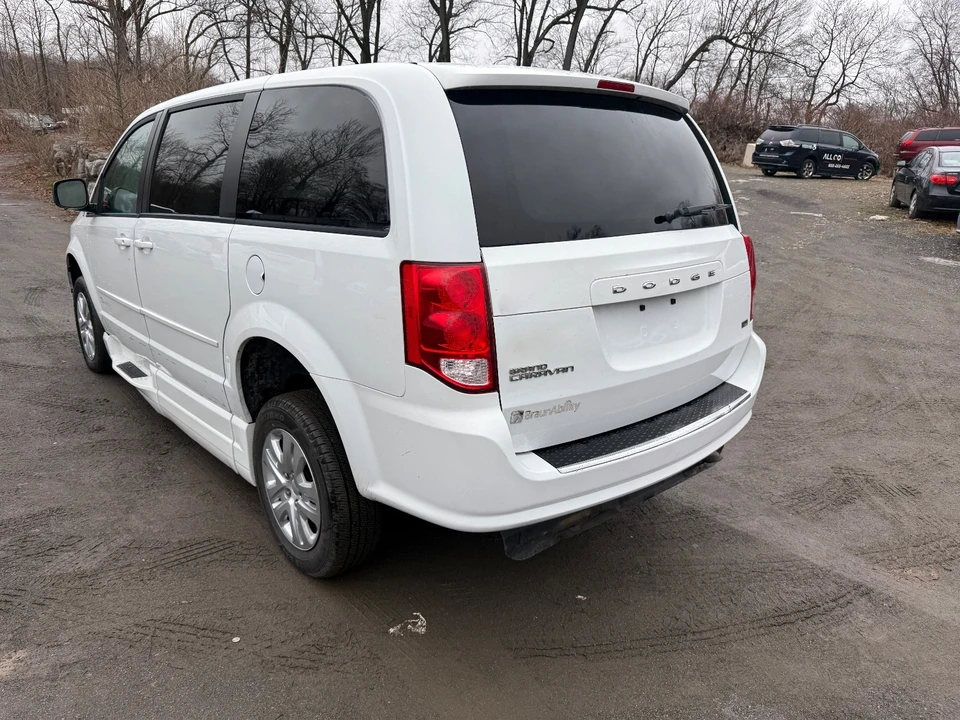 2015 Dodge Caravan - Image 4 of 19
