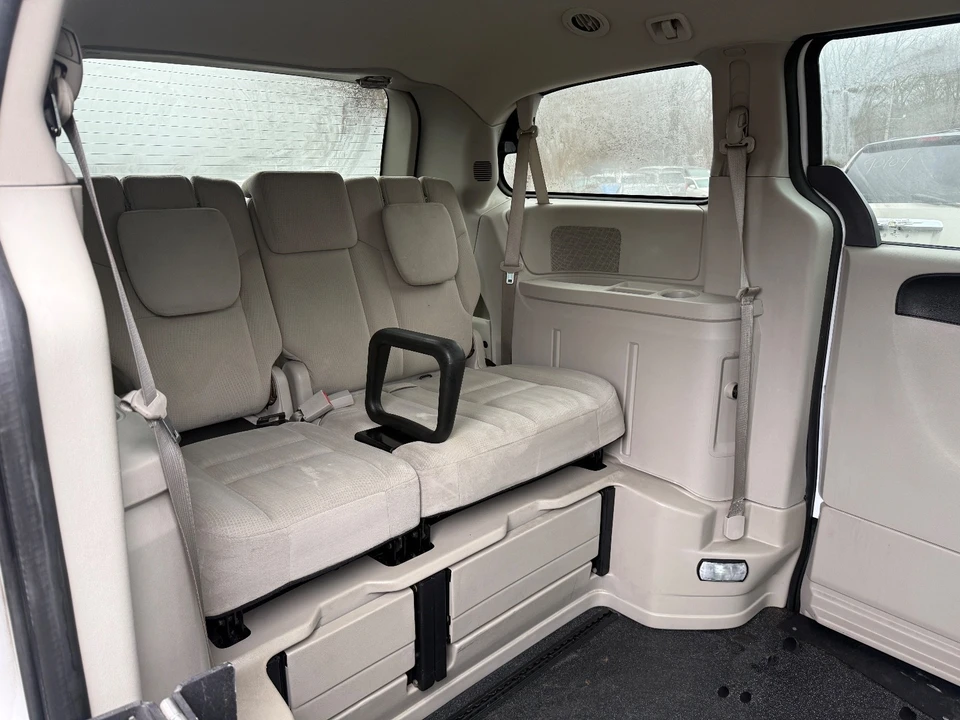 2015 Dodge Caravan - Image 15 of 19