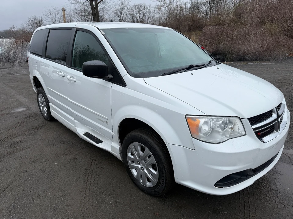2015 Dodge Caravan - Image 8 of 19