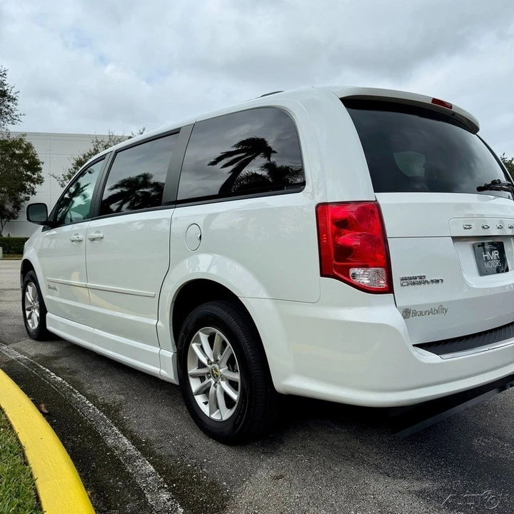 2015 Dodge Caravan - Image 15 of 21