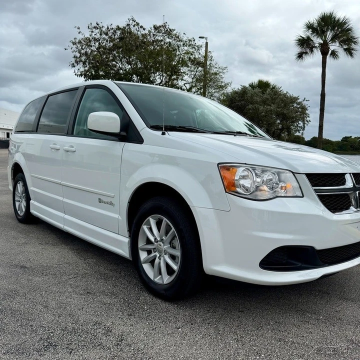 2015 Dodge Caravan - Image 8 of 21