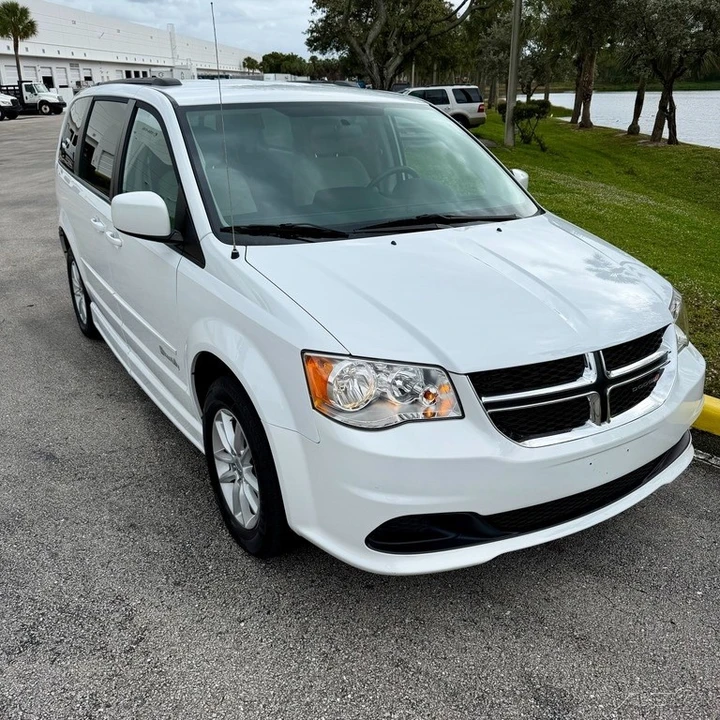 2015 Dodge Caravan - Image 7 of 21