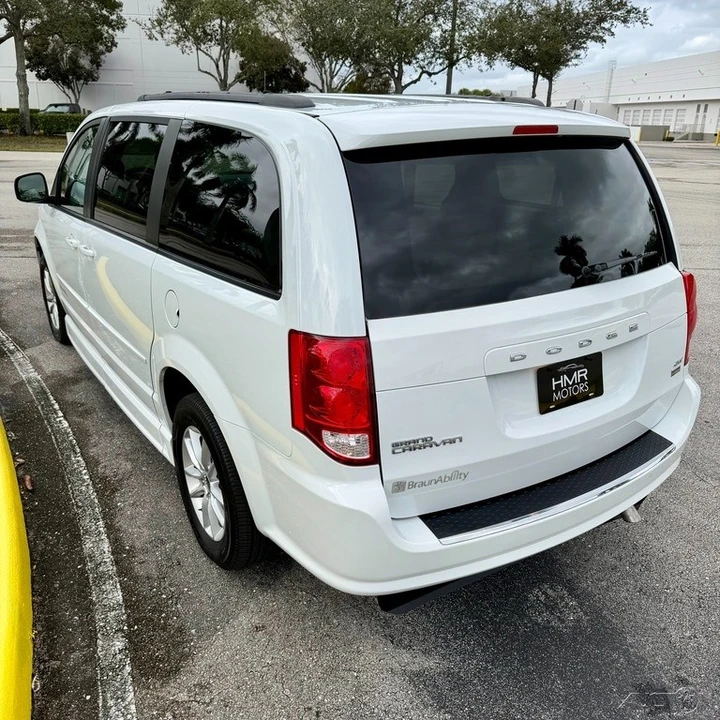 2015 Dodge Caravan - Image 14 of 21