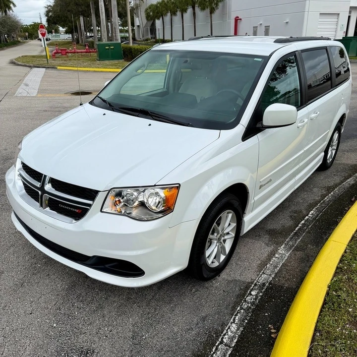 2015 Dodge Caravan - Image 17 of 21