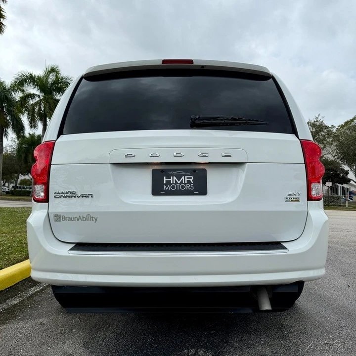 2015 Dodge Caravan - Image 13 of 21