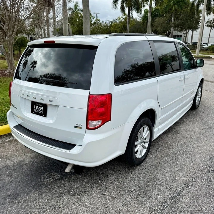 2015 Dodge Caravan - Image 10 of 21