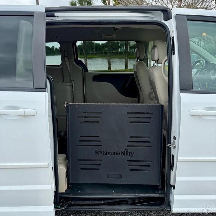 2015 Dodge Caravan - Image 21 of 21