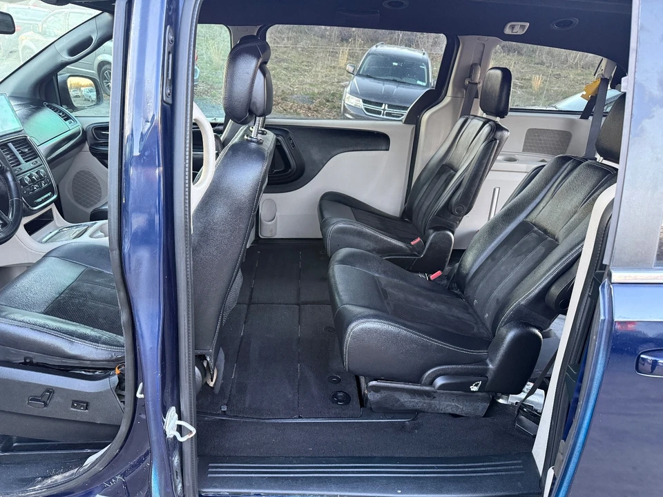 2015 Dodge Caravan - Image 14 of 19